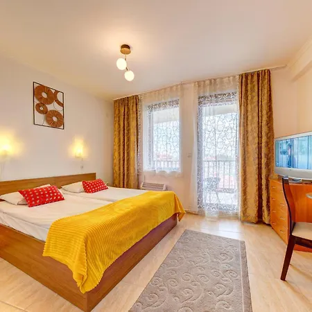 Grand Monastery 1bd With Scenic Views Апартамент