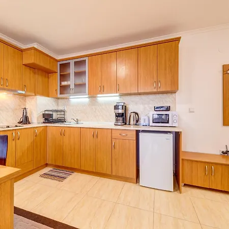 Апартамент Grand Monastery 1bd With Scenic Views