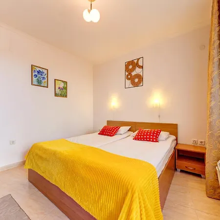 Апартамент Grand Monastery 1bd With Scenic Views *